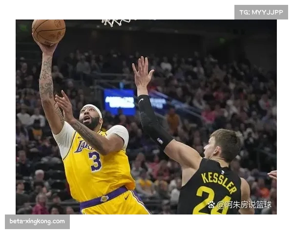 爵士主场116比114险胜独行侠 马尔卡宁33分助球队止住五连败